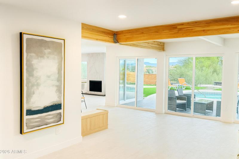 CameronSittingRoomView