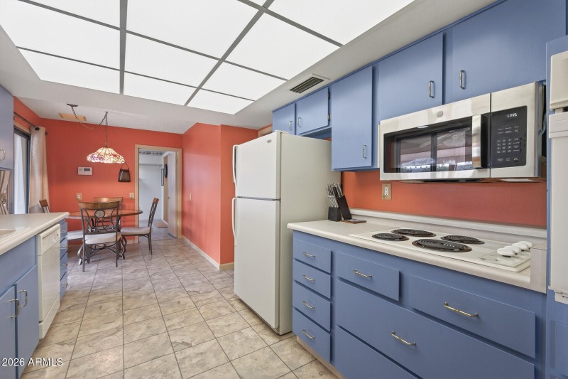 20_12611_W_Butterfield_Dr20_mls