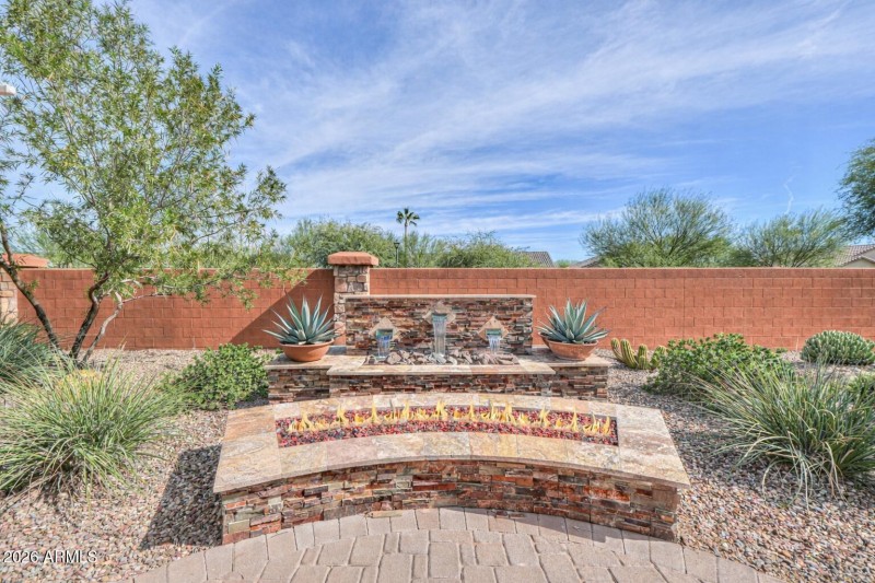 Water feature & fire pit