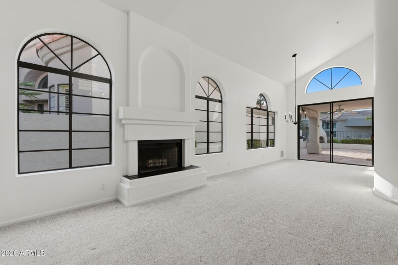 Dramatic 18 ft ceilings