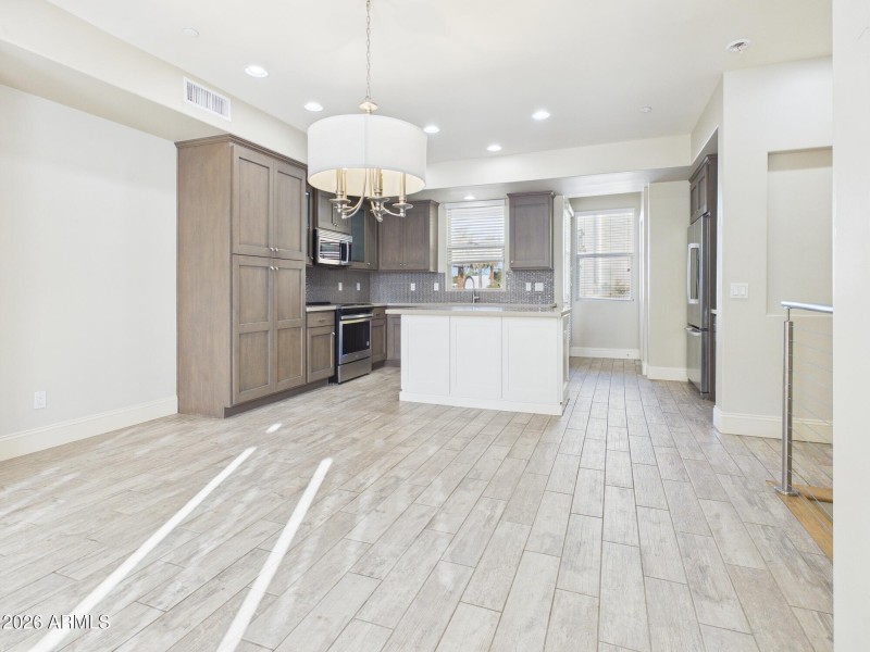 CAM06296G6-PR0009-STILL011