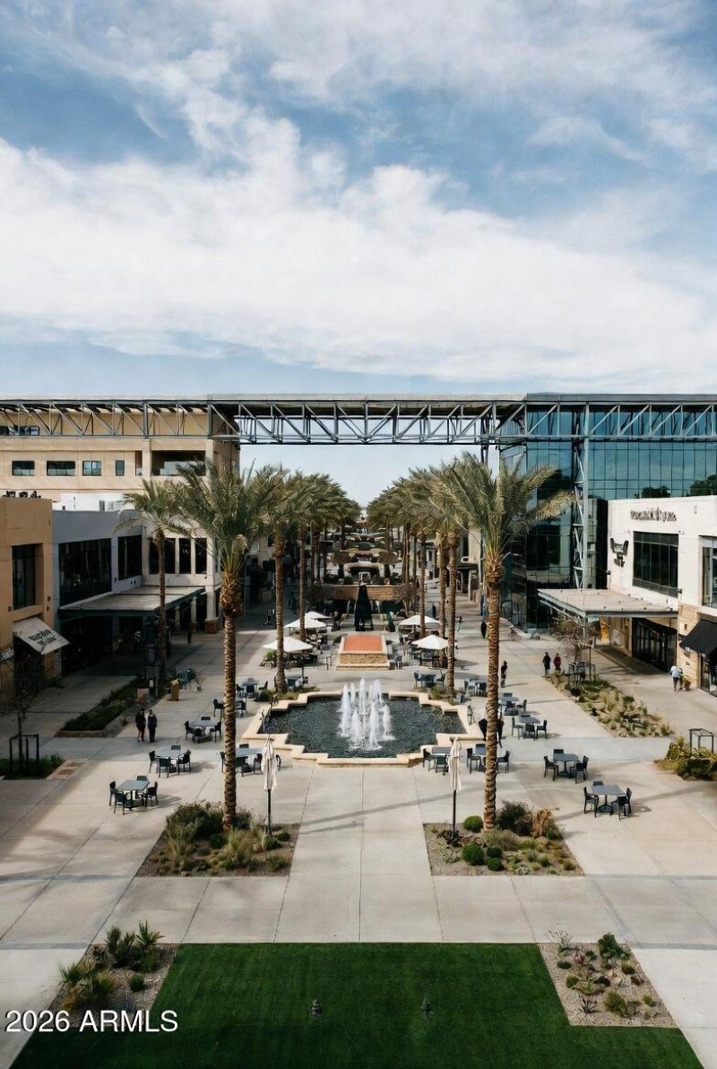 Minutes to Scottsdale Quarter shops