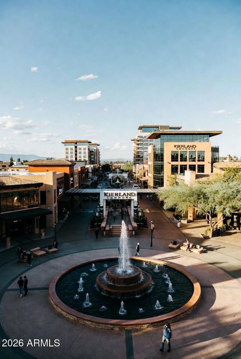 Minutes to Kierland Commons