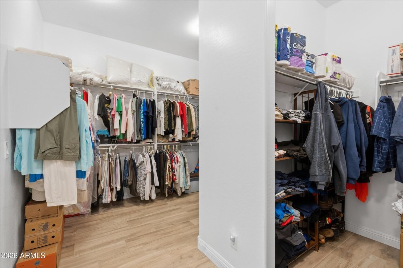 30-Walk-in CLoset