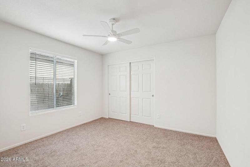 16-web-or-mls-N 30th Ave-S1202-016