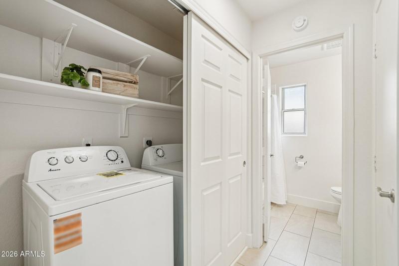 18-web-or-mls-N 30th Ave-S1202-018