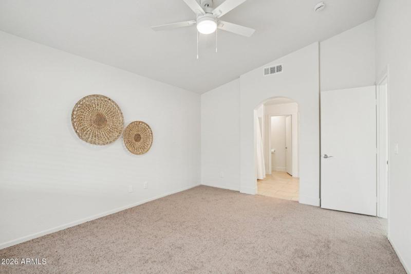 23-web-or-mls-N 30th Ave-S1202-023