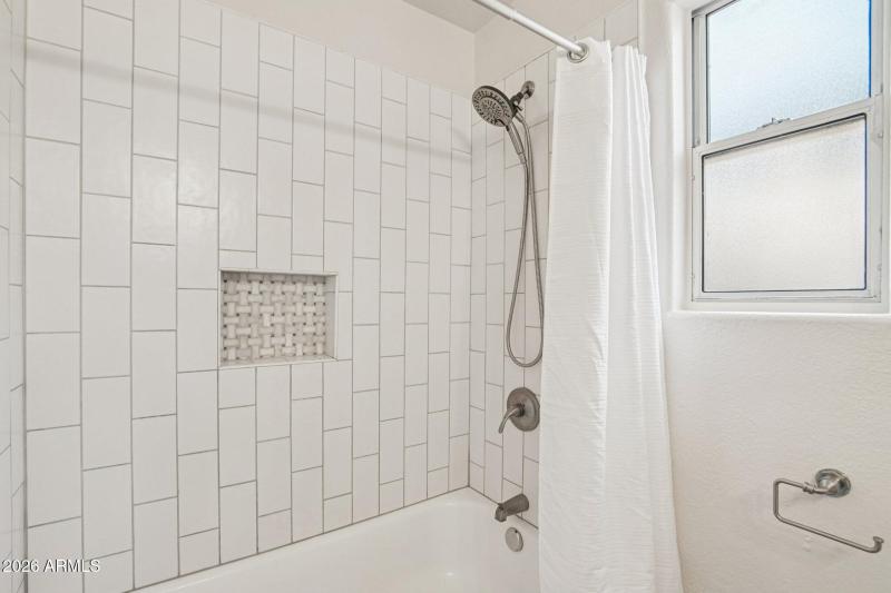 30-web-or-mls-N 30th Ave-S1202-030