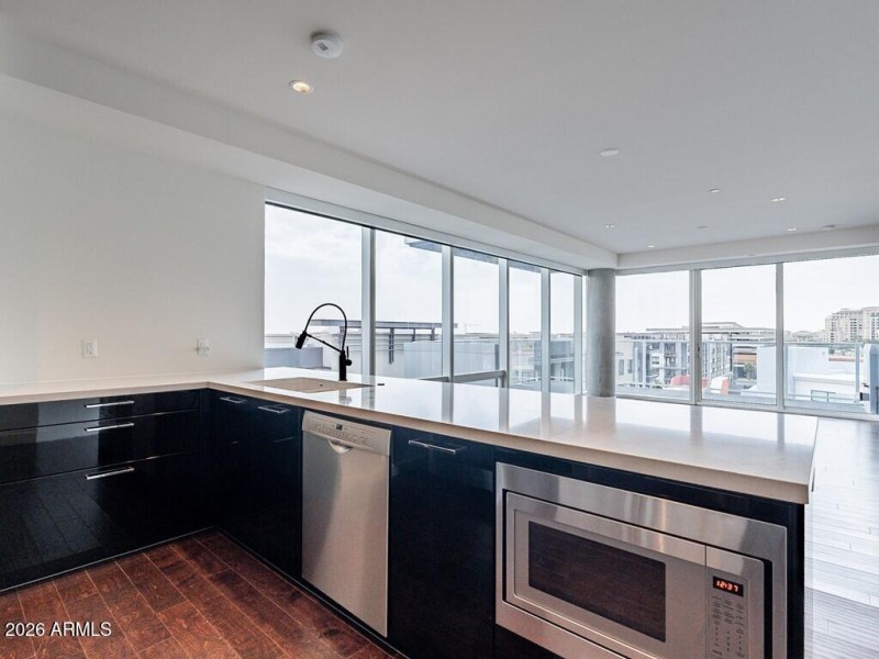 006_Kitchen Great Room View