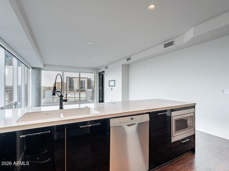 009_Kitchen Great Room View