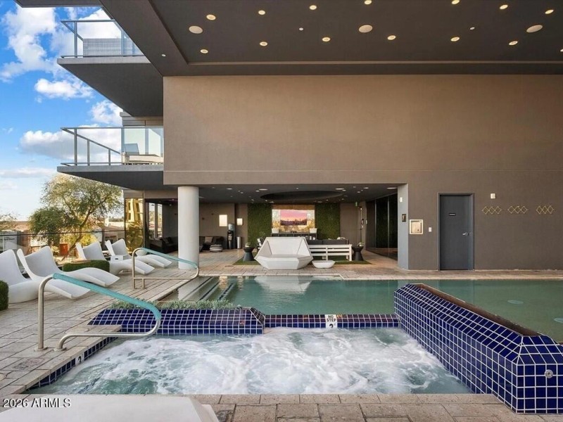 046_Community Pool Spa