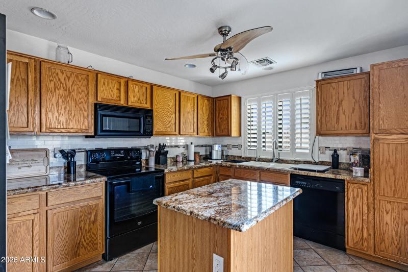 33198 N Cat Hills Ave-12