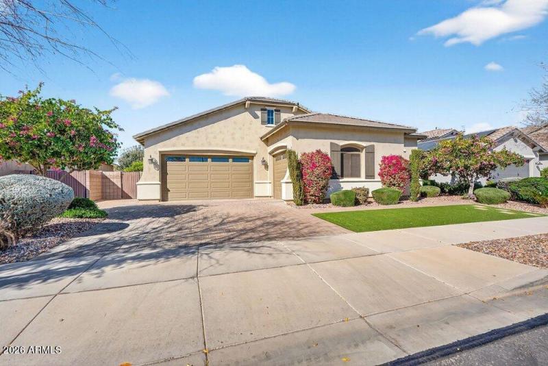 005_4-web-or-mls-33-_e_nighthawk_wa_703