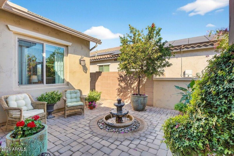 008_7-web-or-mls-36-_e_nighthawk_wa_804