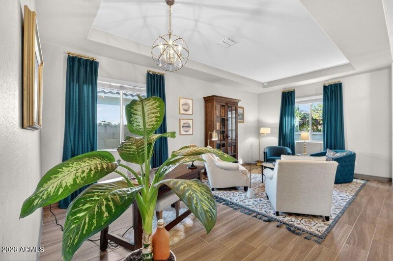 013_12-web-or-mls-41-_e_nighthawk_wa_778