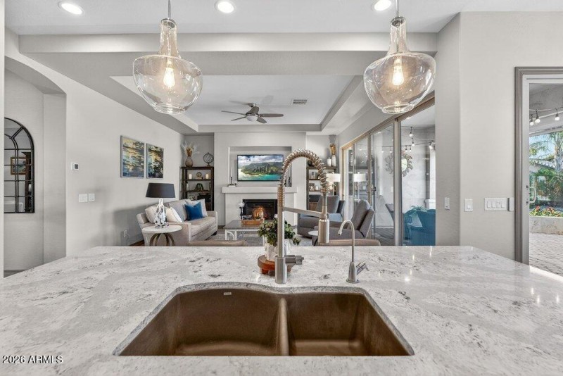 028_30-web-or-mls-83-_e_nighthawk_wa_314