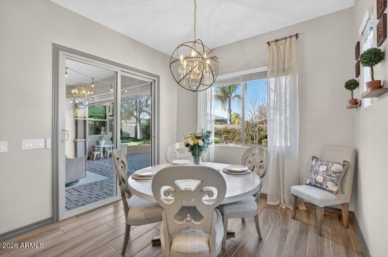 029_31-web-or-mls-84-_e_nighthawk_wa_813