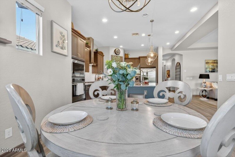 030_32-web-or-mls-85-_e_nighthawk_wa_163