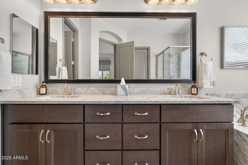 039_39-web-or-mls-62-_e_nighthawk_wa_607