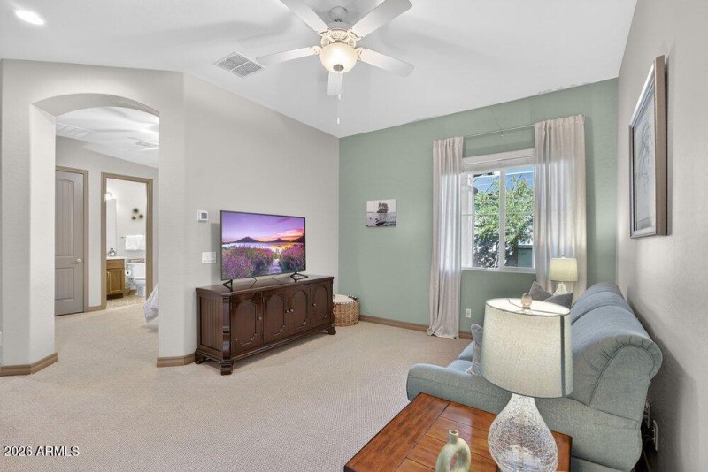 045_48-web-or-mls-53-_e_nighthawk_wa_652