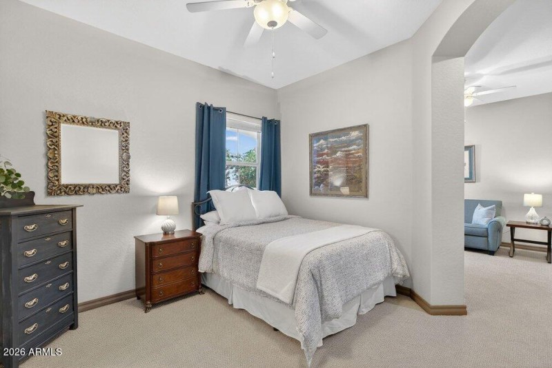 046_49-web-or-mls-55-_e_nighthawk_wa_739