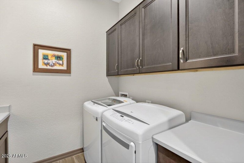 052_55-web-or-mls-45-_e_nighthawk_wa_443