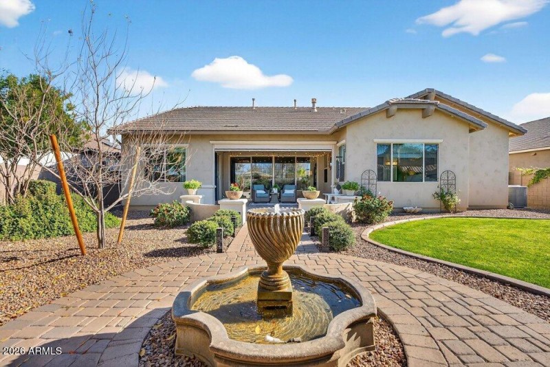 053_62-web-or-mls-91-_e_nighthawk_wa_524