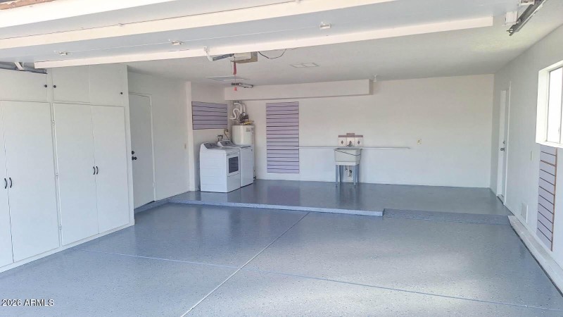 Laundry 2 10729 W Amber Trl