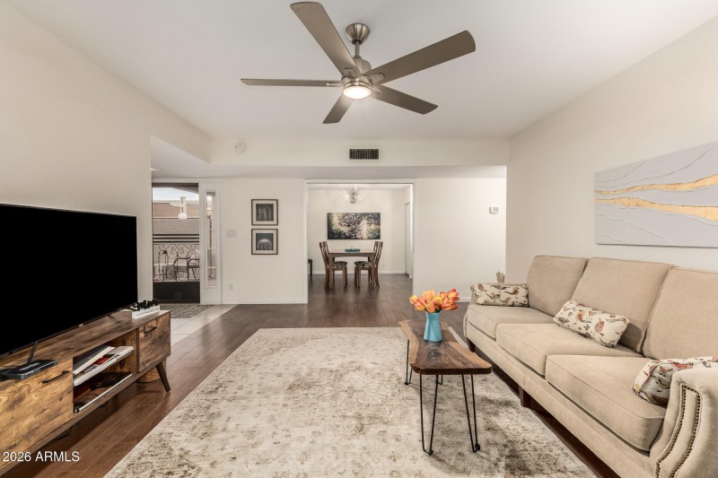 11 - Leisure World 475