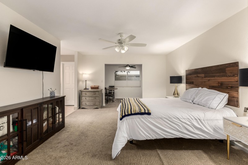 19 - Leisure World 475