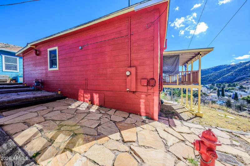 004 - 17 Laundry Hill