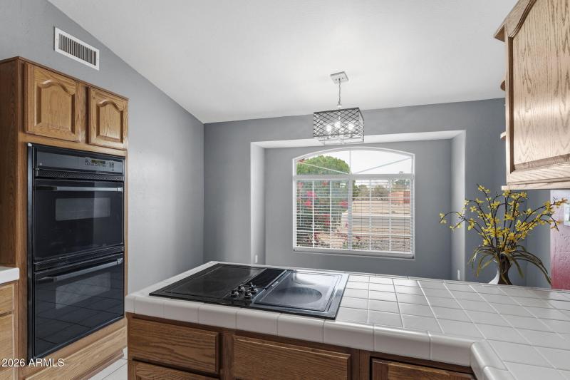 Kitchen & Breakfast Nook