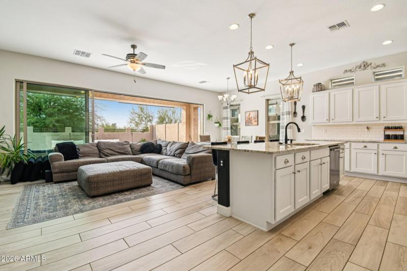 6-web-or-mls-N Bernard Cir-S1202-006