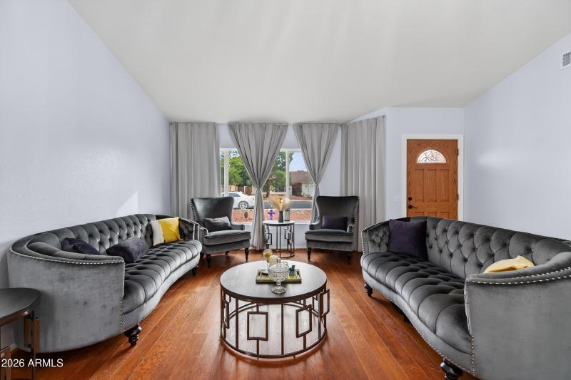 Formal living/dining room