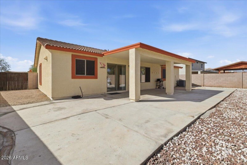 05-1877_S_157th_Dr_5