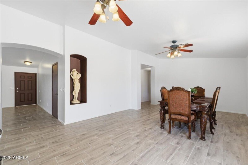 16-1877_S_157th_Dr_15