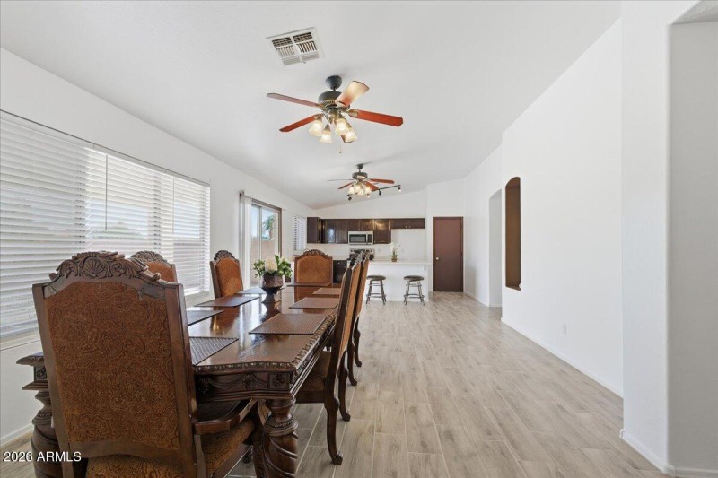 17-1877_S_157th_Dr_16