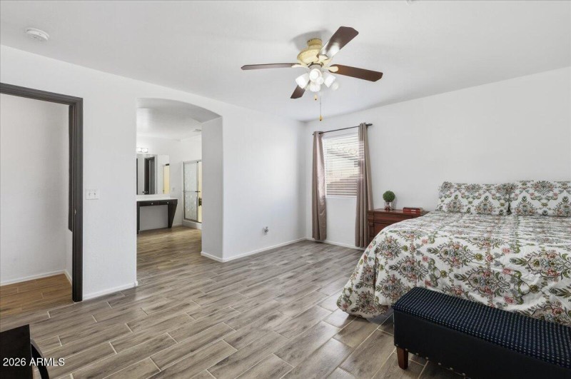 19-1877_S_157th_Dr_18