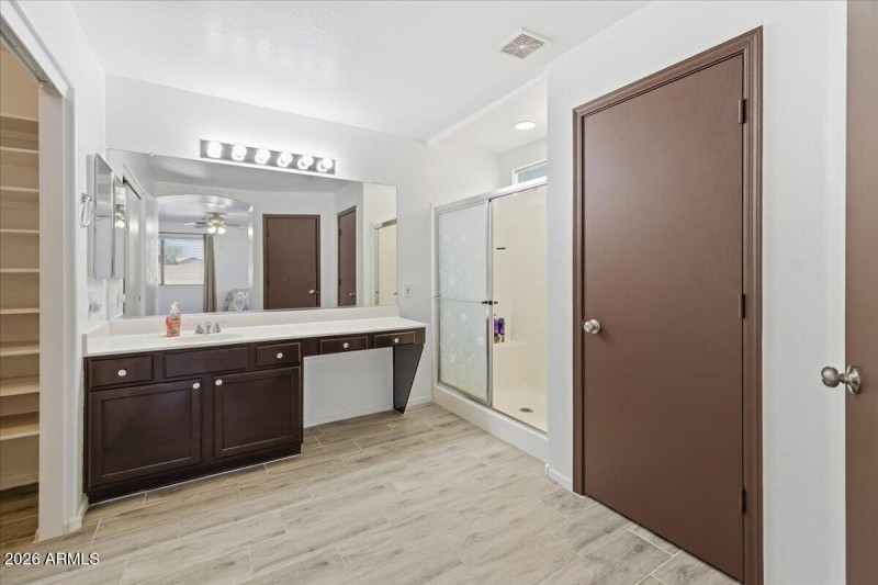 21-1877_S_157th_Dr_19