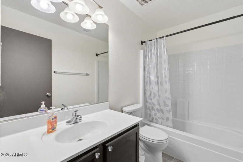 24-1877_S_157th_Dr_22