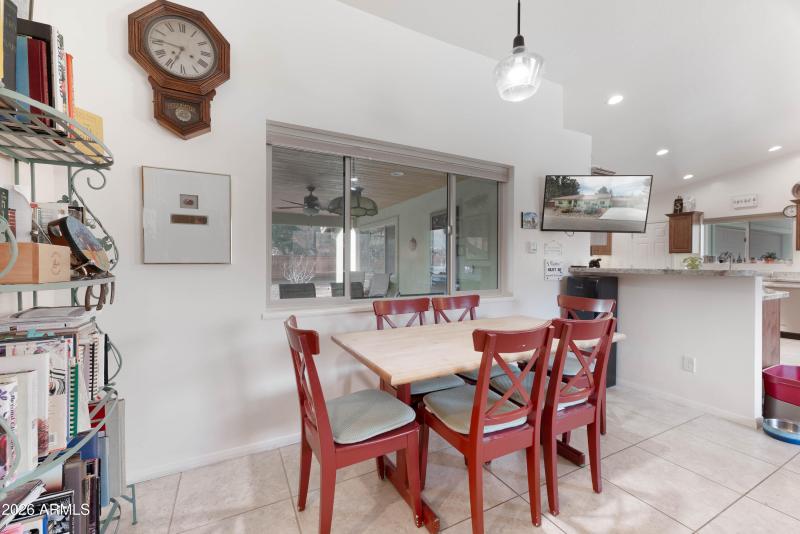 100_Rain_Trail_Rd-10