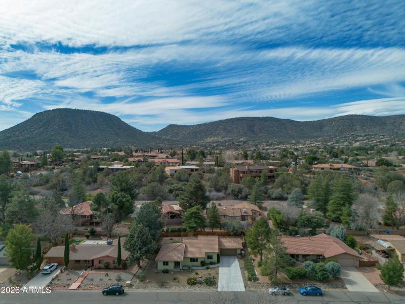 100_Rain_Trail_Rd-38