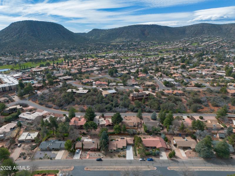 100_Rain_Trail_Rd-47