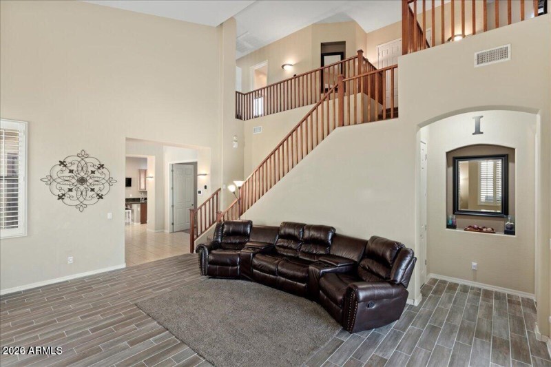 20220723031717056933000000-o