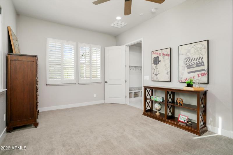 Bedroom 4/Hobby Room