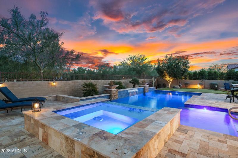 Twilight - Hot Tub/Pool