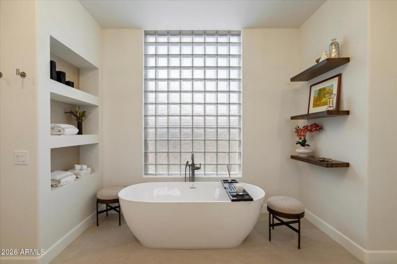 Relaxing Soaking Tub