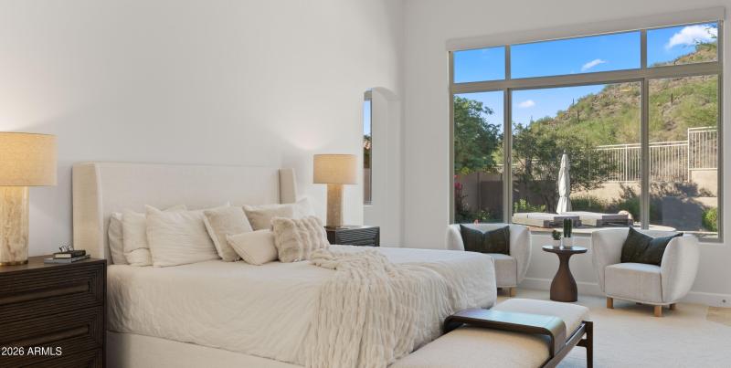 Primary Bedroom Close-Ups3