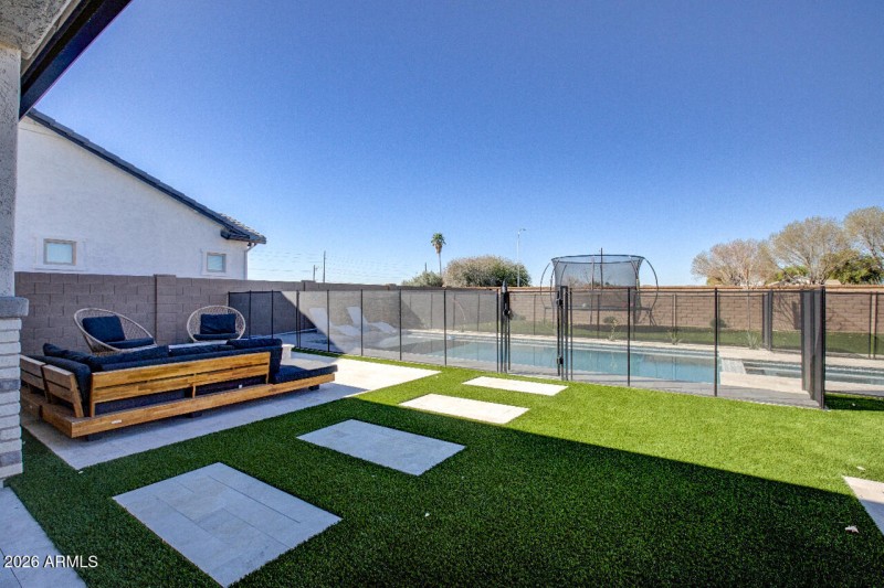 Plenty of Entertianing Spaces