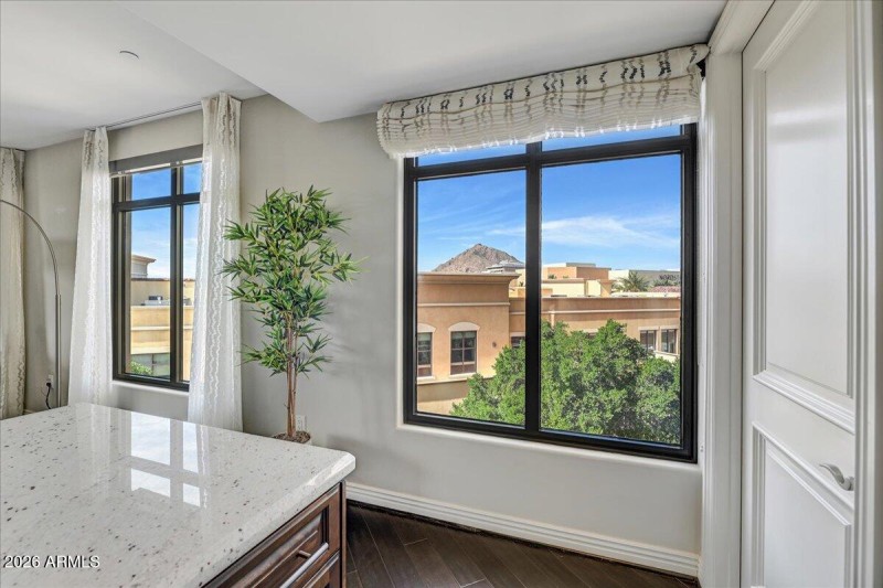 05-Kitchen Camelback View